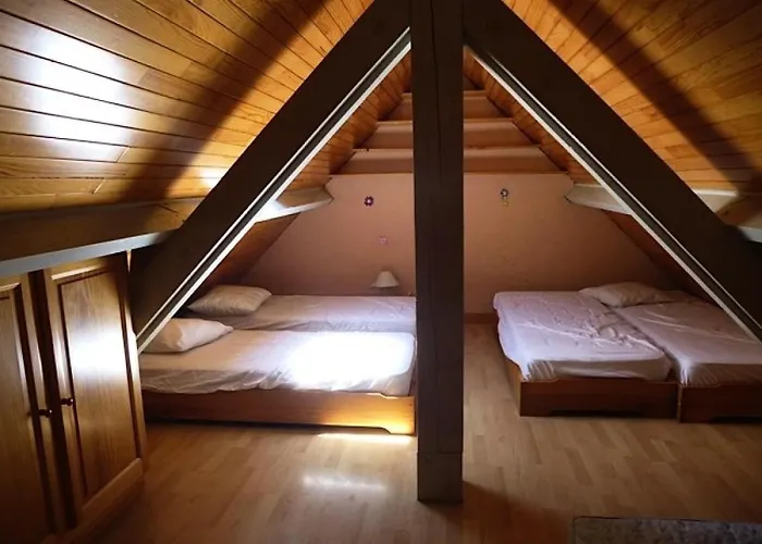 Casino - Mansarde, 6 Couchages Avec Mezzanine Proche Du Centre De Mae-8464 アパート *